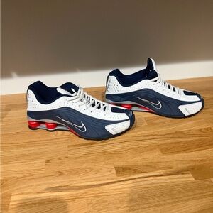 Nike Shox R4 Navy Blue, Red, and White Athletic Shoes near mint condition. Sz 12